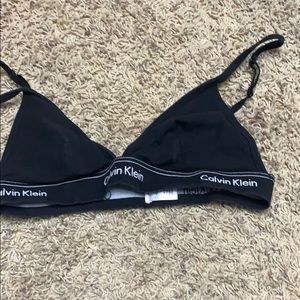 Black lightly lined Calvin Klein bra